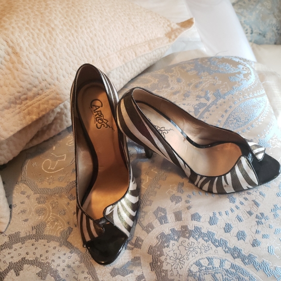 Carlos Santana Pounce White Black Metallic Zebra Heels - Picture 3 of 7